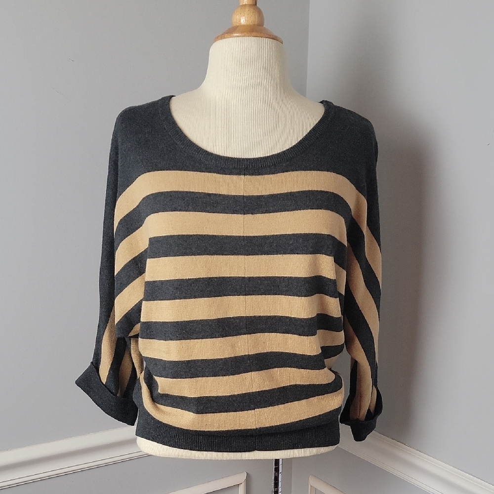 EXPRESS Gray Tan Striped Dolman 3/4 Sleeve Scoop Neck Office Boho Sweater XS‎